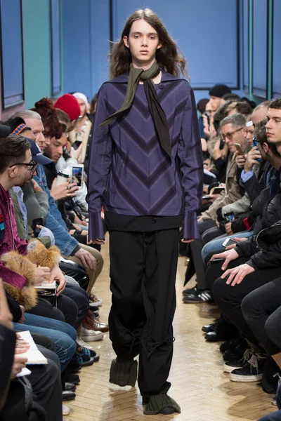 Look 11